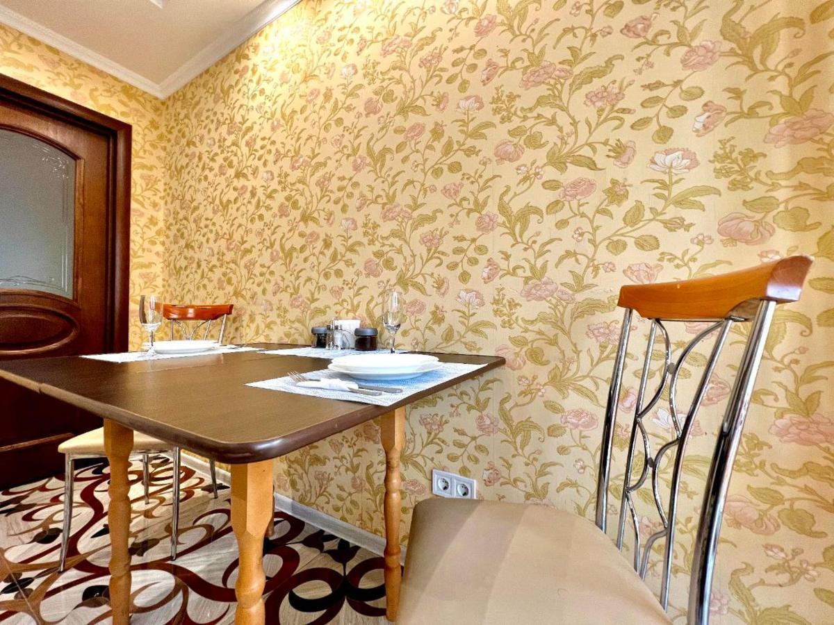 Apartpoltava Двокімнатні Апартаменти, До 6 Спальних Місць, Кутова Ванна, Корпусний Парк, Документи Для Відрядження Eksteriør billede