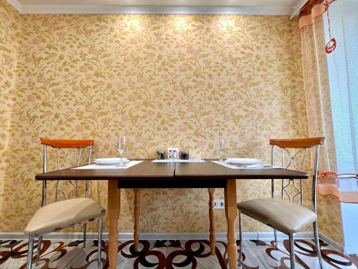Apartpoltava Двокімнатні Апартаменти, До 6 Спальних Місць, Кутова Ванна, Корпусний Парк, Документи Для Відрядження Eksteriør billede